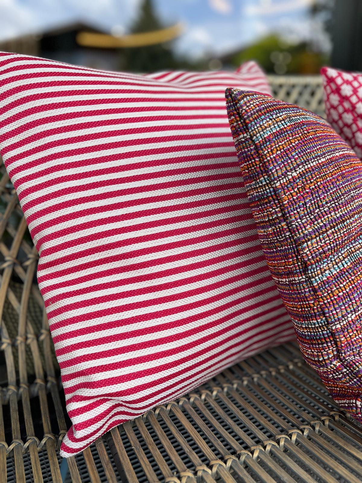 Gestreifter Outdoor-Polsterbezug - Pink