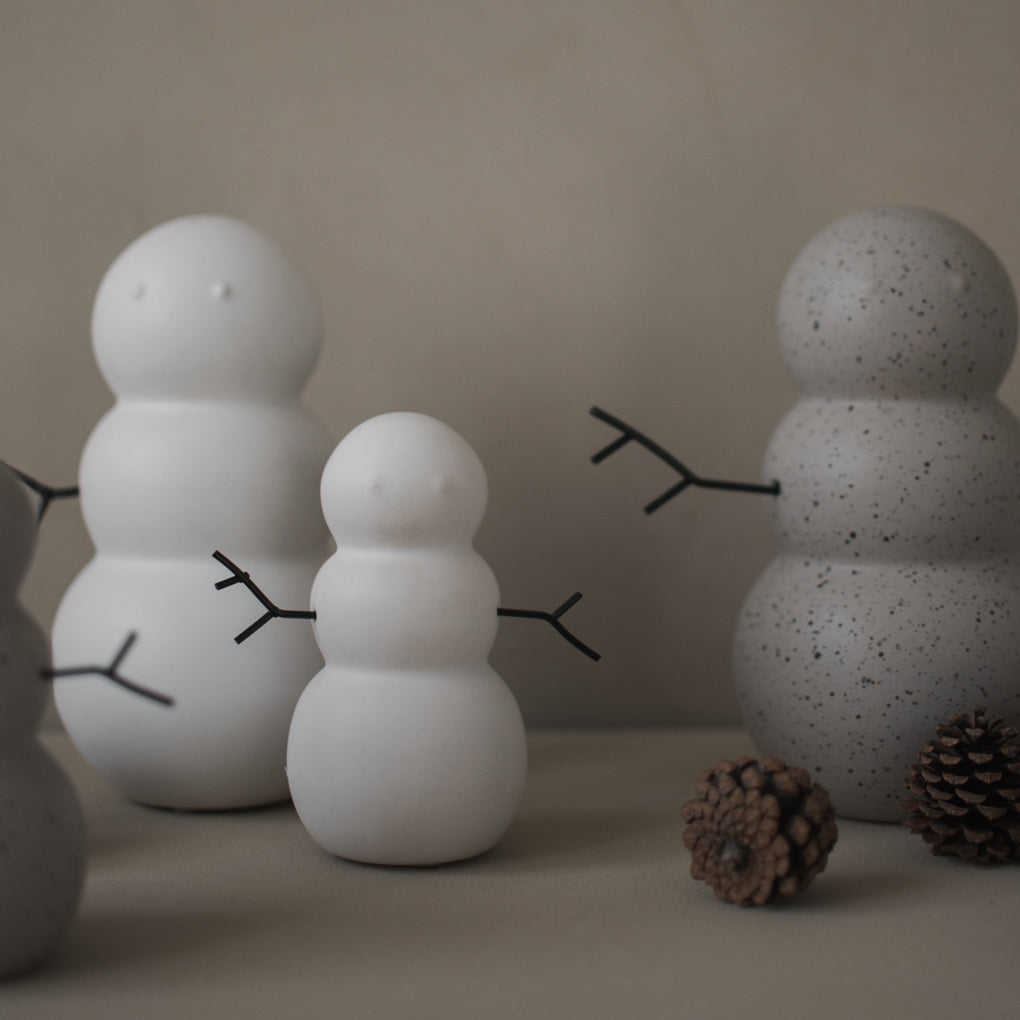 Minimalistisches Schneemann-Duo