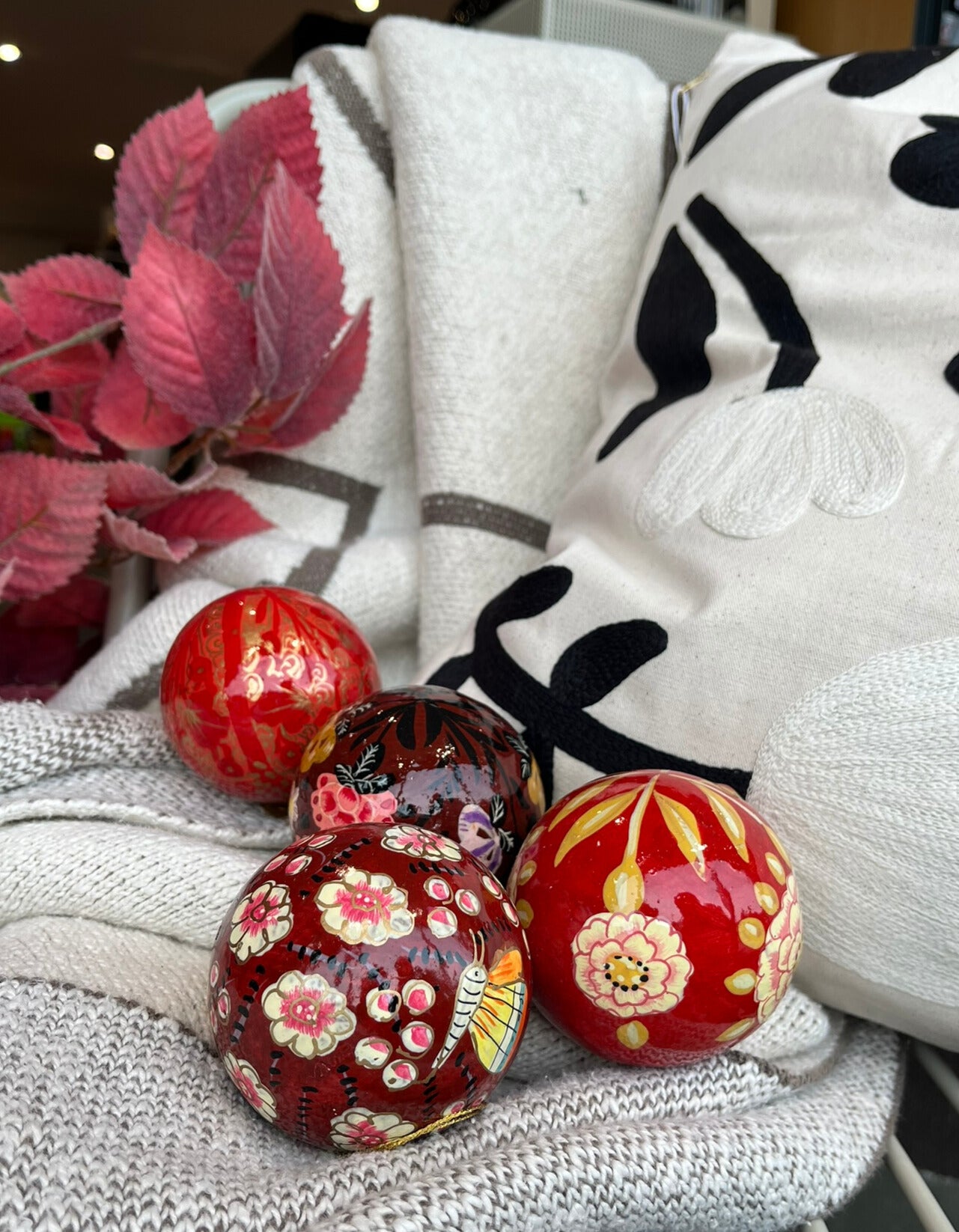 Gaya Pappmaché-Kugel Scarlet | 4-teiliges Set